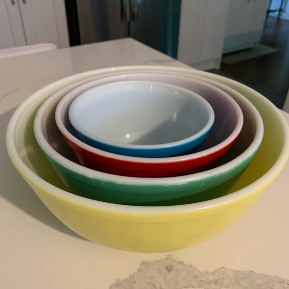 Vintage Pyrex bowl set - Picture 1 of 4